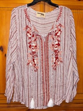 NWOT Savanna Jane White Tunic with Red Embroidered Accents